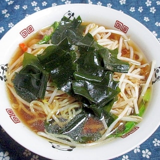 たっぷり野菜のわかめラーメン